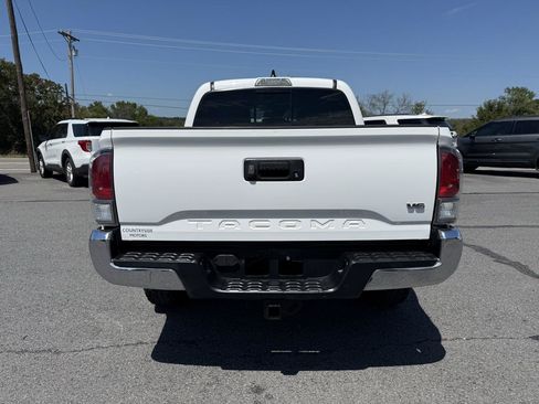 Used 2021 Toyota Tacoma TRD Off-Road RWD image 5
