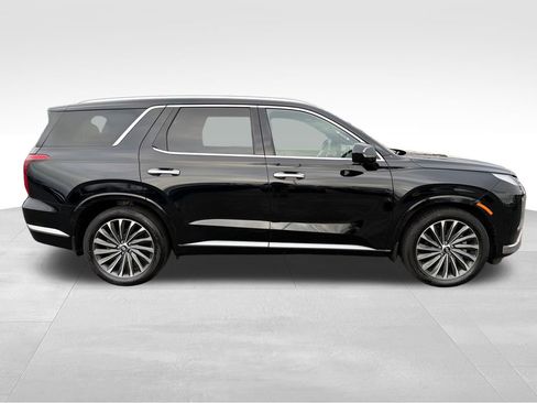 Used 2023 Hyundai Palisade Calligraphy image 11