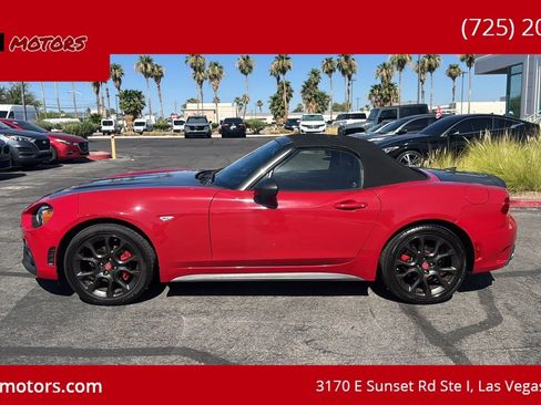 Used 2018 FIAT 124 Spider Abarth w/ Convenience Group RWD image 3
