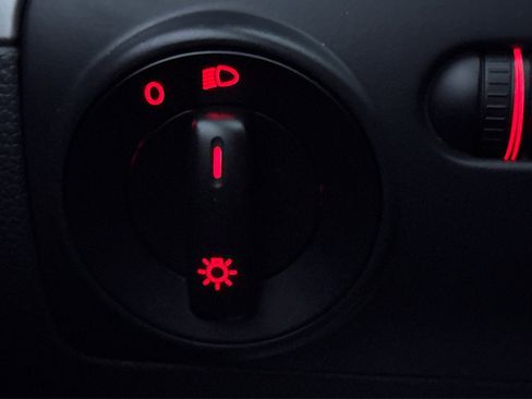 Used 2009 Volkswagen Rabbit S image 26