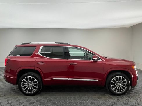 Used 2021 GMC Acadia Denali w/ Denali Technology Package FWD image 9