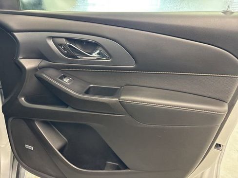 Used 2021 Chevrolet Traverse Premier image 28