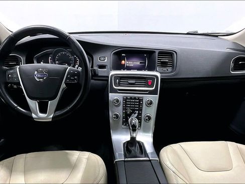 Used 2018 Volvo S60 T5 Dynamic w/ Vision Package FWD image 15