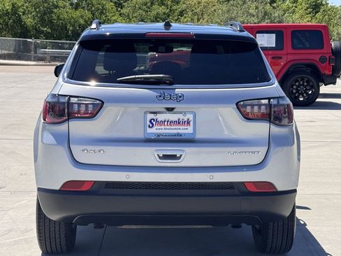 Used 2025 Jeep Compass Limited AWD/4WD image 5