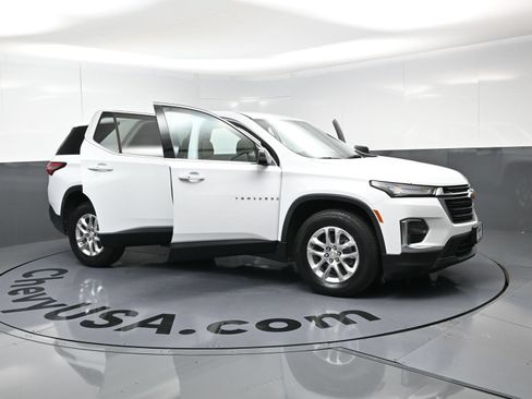 Used 2022 Chevrolet Traverse LS FWD image 24