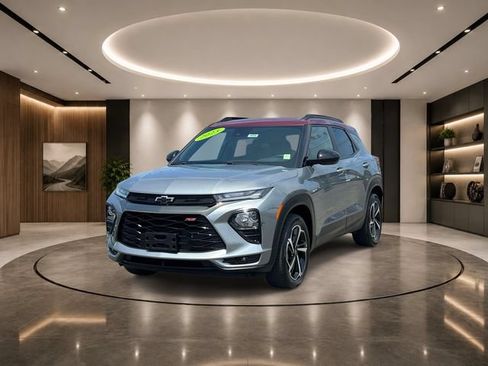 Used 2023 Chevrolet TrailBlazer RS w/ Sun and Liftgate Package AWD/4WD image 4