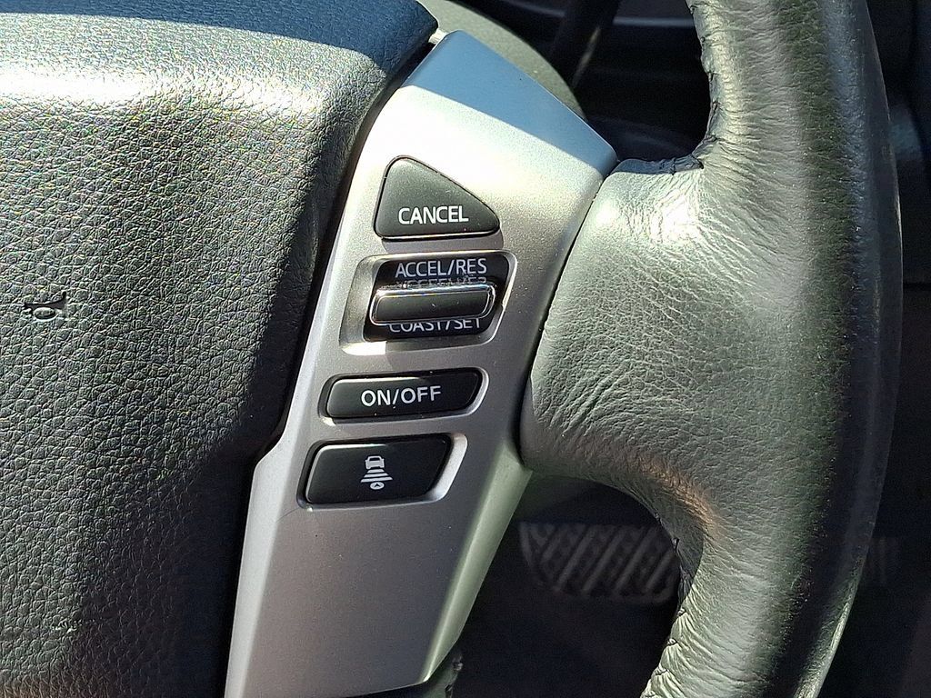 Used 2024 Nissan Titan SV w/ SV Convenience Package RWD image 21
