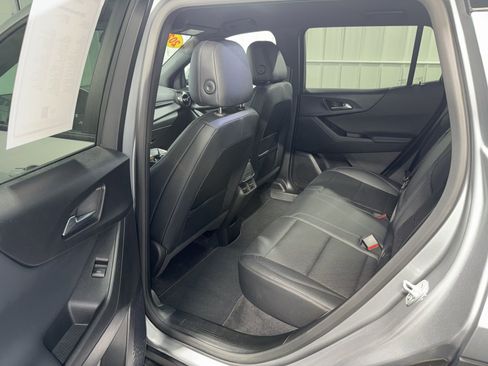 Used 2025 Chevrolet Equinox LT w/ Convenience Package II FWD image 14