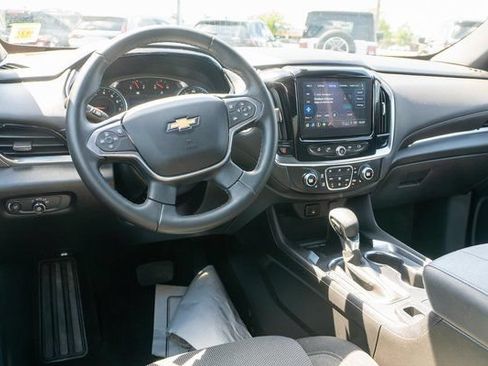 Used 2023 Chevrolet Traverse LT AWD/4WD image 13