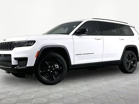New 2025 Jeep Grand Cherokee L Altitude AWD/4WD image 1
