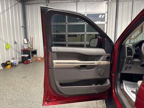 Used 2018 Ford Expedition XLT w/ Equipment Group 202A image 11