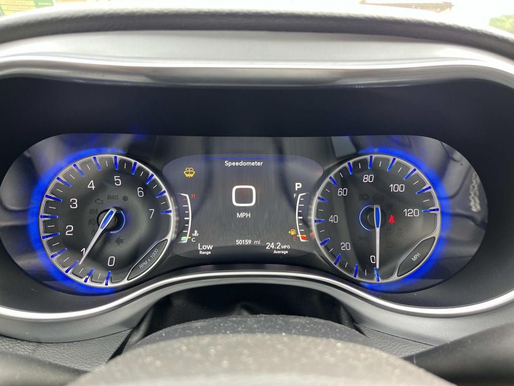 Used 2025 Chrysler Pacifica Limited FWD image 45