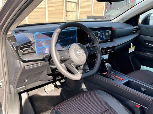 New 2026 Nissan Kicks SR w/ SR Premium Package FWD image 10