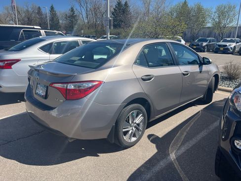 Used 2014 Toyota Corolla LE FWD image 5