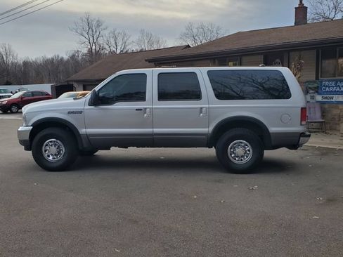 Used 2001 Ford Excursion XLT RWD image 3
