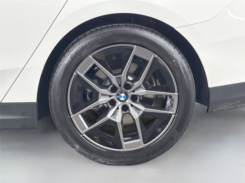 New 2026 BMW 530i w/ Premium Package RWD image 31