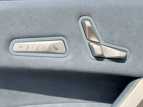 Used 2022 BMW iX xDrive50 w/ Premium Package AWD/4WD image 21