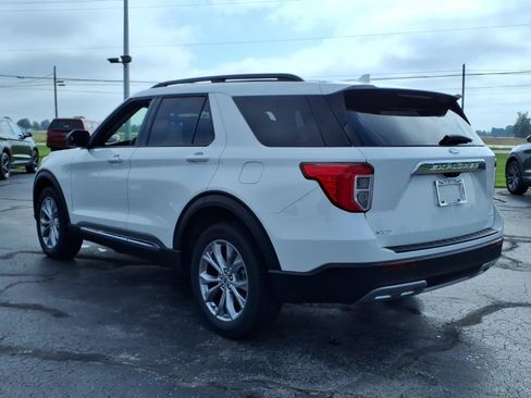 Used 2023 Ford Explorer XLT w/ Equipment Group 202A AWD/4WD image 4