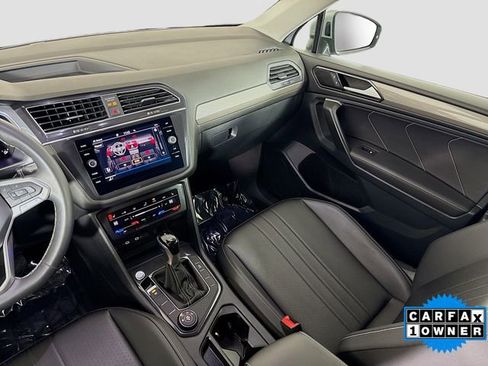 Used 2024 Volkswagen Tiguan SE image 22