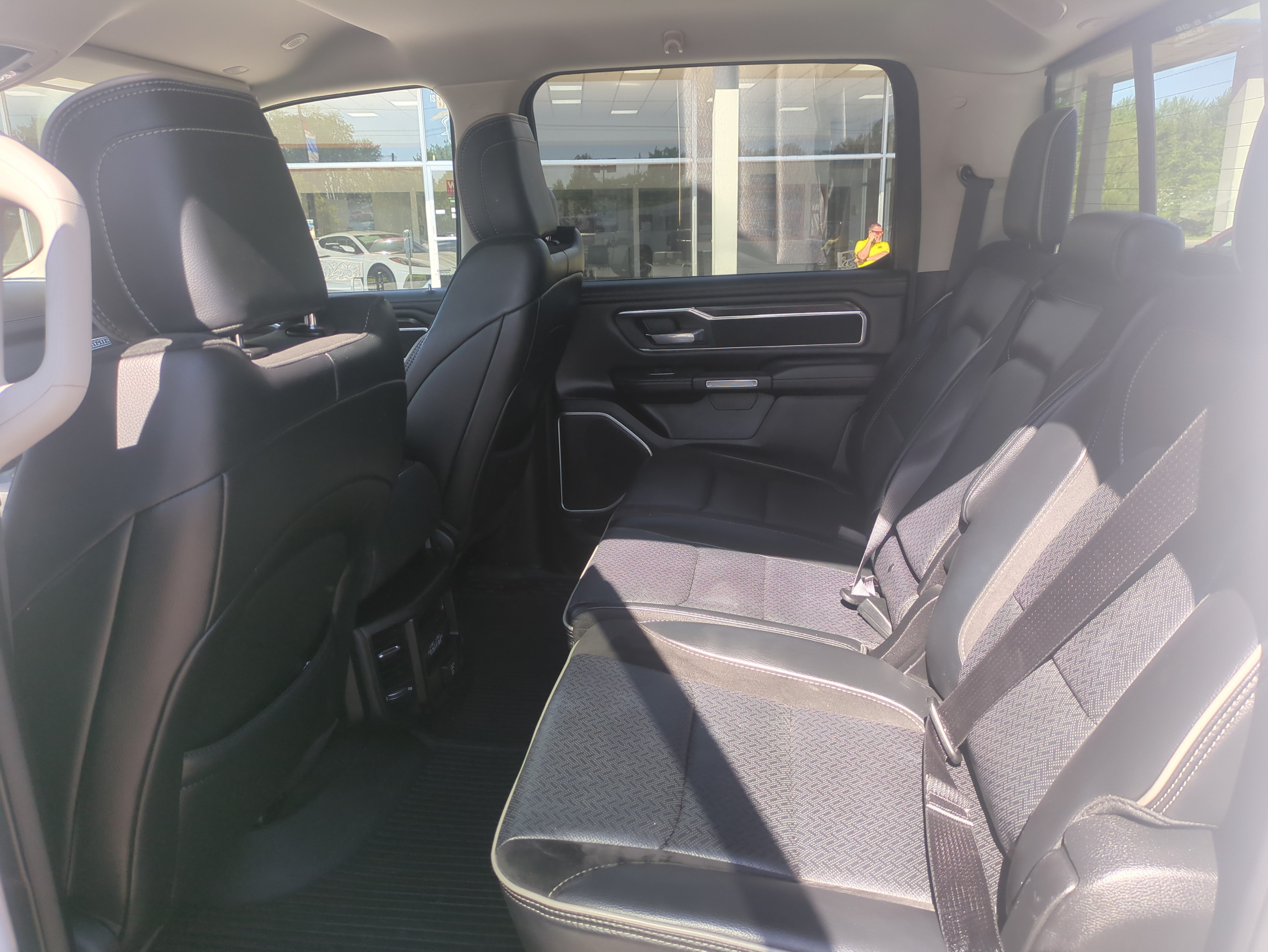 Used 2022 RAM 1500 Laramie AWD/4WD image 33