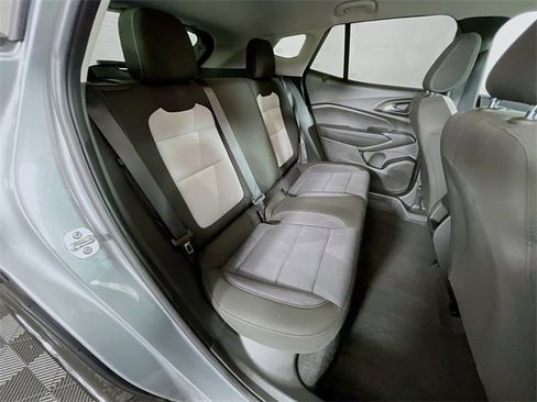 Certified 2025 Chevrolet Trax LS image 29