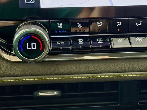 New 2025 Chevrolet Colorado ZR2 w/ Technology Package image 21