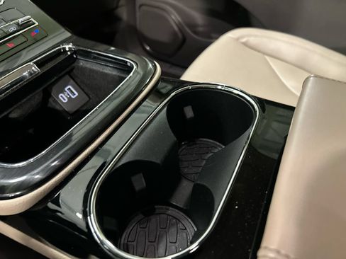Used 2023 Lincoln Nautilus AWD w/ Premium Package image 20