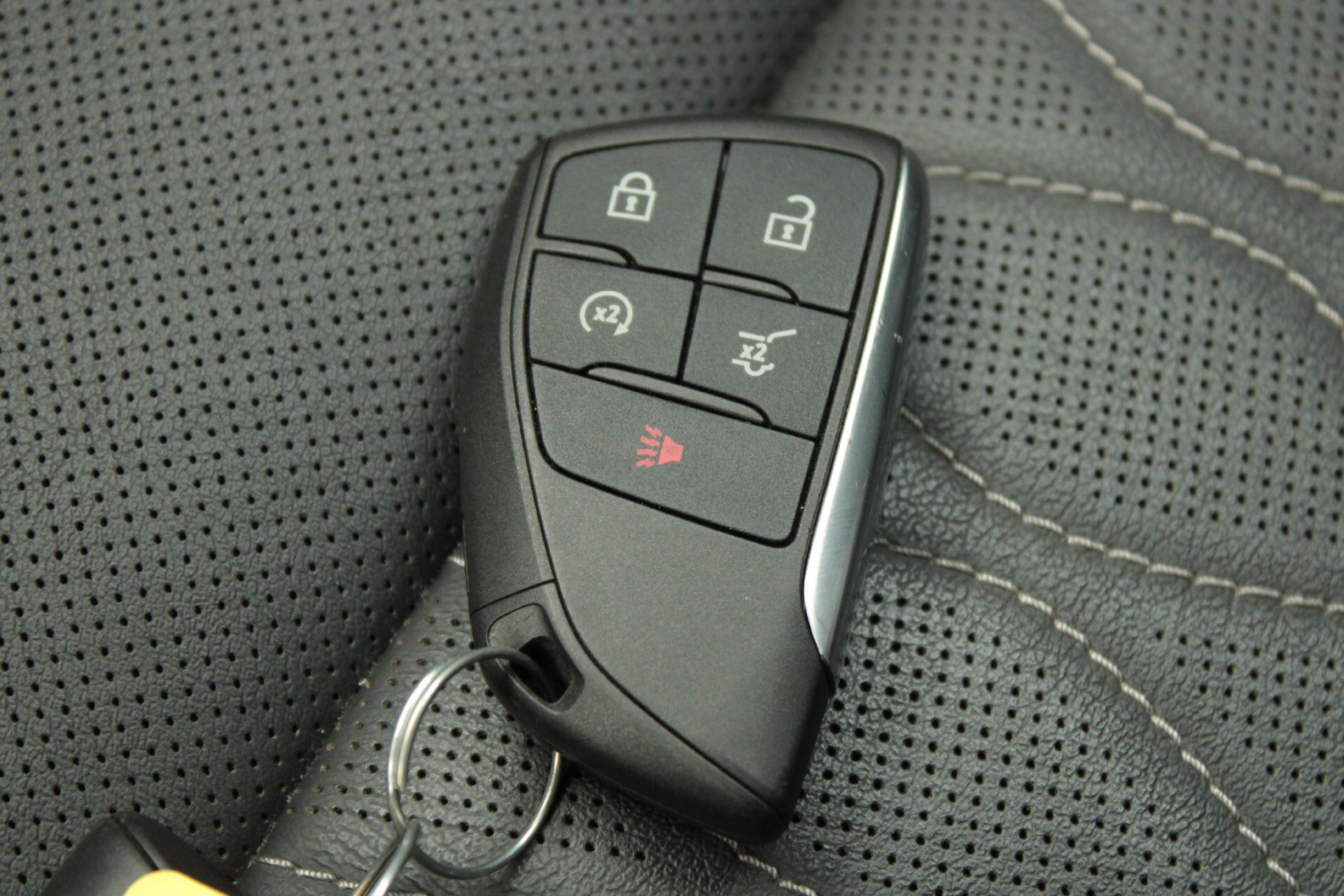 Used 2022 Buick Envision Avenir w/ Technology Package II FWD image 57