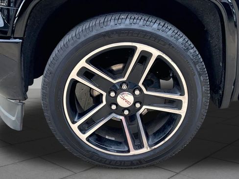 Used 2015 GMC Sierra 1500 Denali RWD image 11