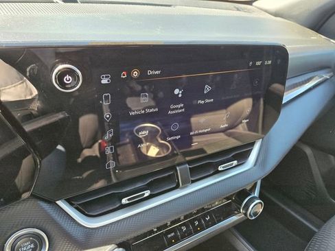 Used 2025 Chevrolet Equinox LT FWD image 18