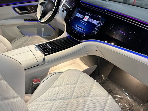 New 2025 Mercedes-Benz Maybach EQS 680 4MATIC image 28