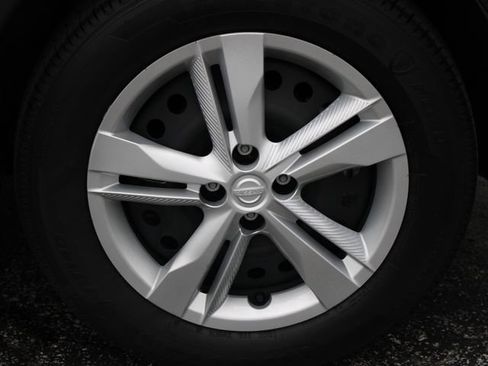 Certified 2025 Nissan Kicks Play S FWD image 30