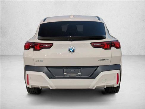 New 2027 BMW X2 xDrive28i AWD/4WD image 8
