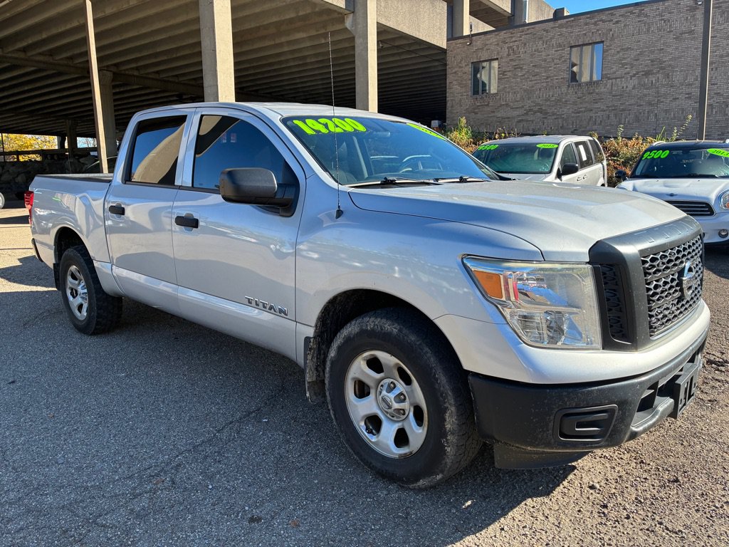 Used 2017 Nissan Titan S AWD/4WD image 8