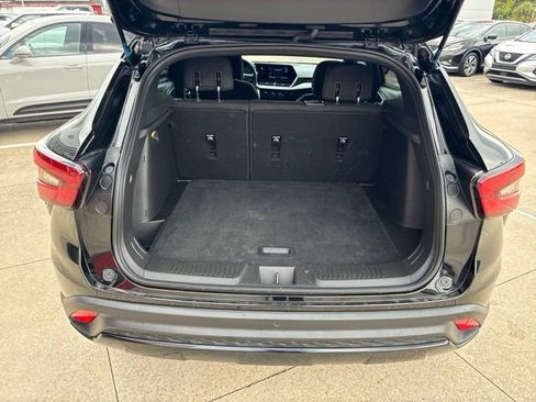 Used 2025 Chevrolet Trax RS w/ Driver Confidence Package FWD image 8