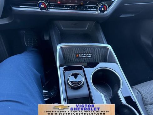 Used 2026 Chevrolet Equinox LT w/ Convenience Package II image 26