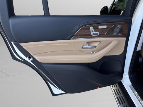 Certified 2026 Mercedes-Benz GLS 450 4MATIC image 28