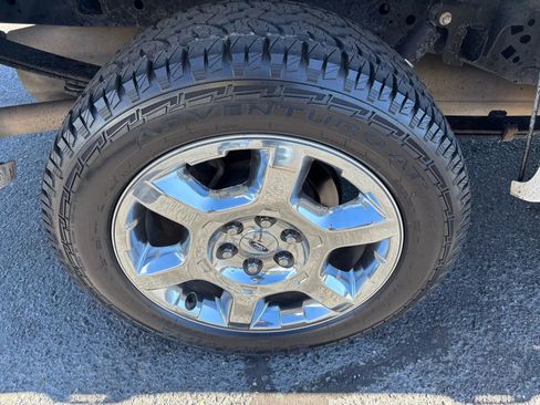 Used 2014 Ford F150 Lariat w/ Lariat Chrome Package image 18