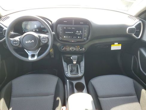Used 2025 Kia Soul LX FWD image 11