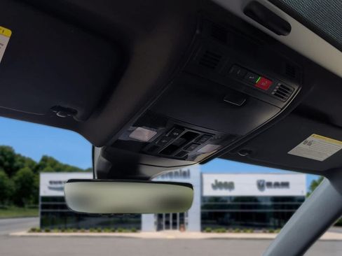 Used 2025 Volkswagen Jetta GLI Autobahn FWD image 25