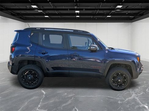 Used 2016 Jeep Renegade Trailhawk image 6