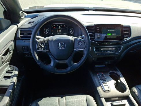 Used 2023 Honda Passport TrailSport image 11