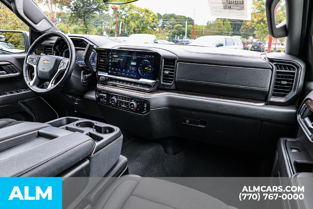 Used 2025 Chevrolet Silverado 1500 LT AWD/4WD image 28