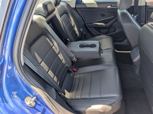 Used 2024 Volkswagen Jetta SE FWD image 5