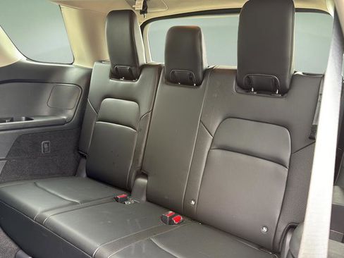 Certified 2023 Nissan Pathfinder SL AWD/4WD image 16