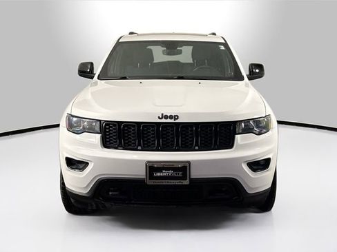 Used 2018 Jeep Grand Cherokee Laredo image 14