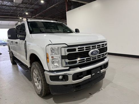 Used 2024 Ford F250 XLT image 4