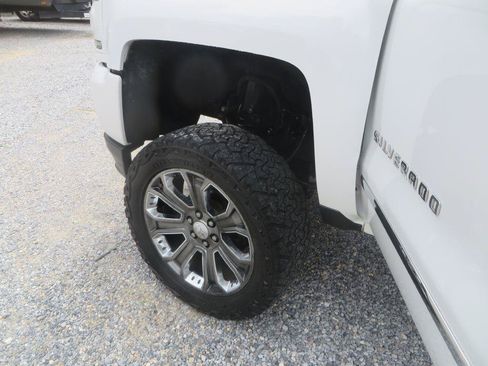 Used 2018 Chevrolet Silverado 1500 LTZ Z71 w/ LTZ Plus Package AWD/4WD image 28