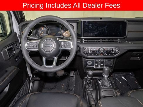 Used 2025 Jeep Wrangler Unlimited Sahara AWD/4WD image 6