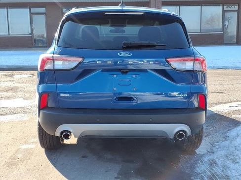 Used 2022 Ford Escape SEL image 4